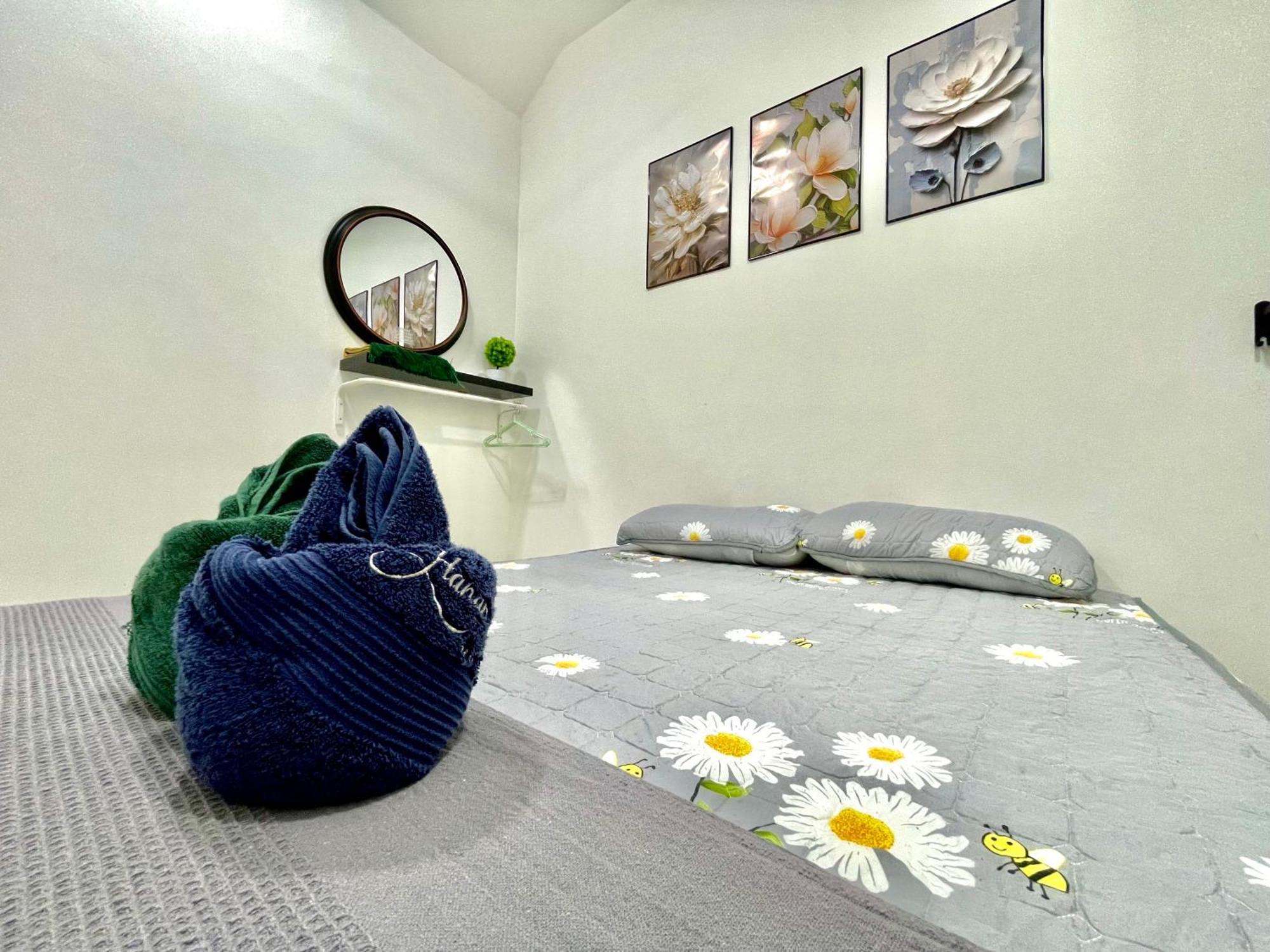 Hanan Homestay Klebang Ipoh With A View Of Mount Korbu, For Musl!M Only!! Exterior photo